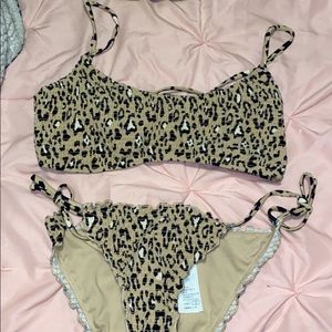 Hollister bikini bottom cheetah print